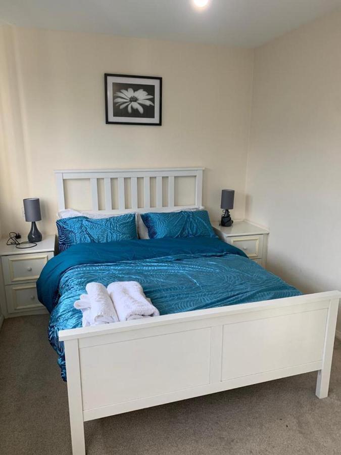 Charming 2-Bed House In London Villa Eksteriør billede
